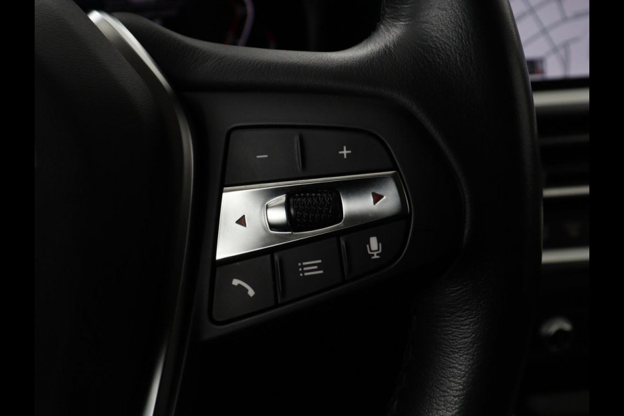 BMW 3-serie 330i High Executive Edition | 360 Camera | Leder | Harman/Kardon | Stoelverwarming | Camera | Carplay | Keyless | Live Cockpit | Navigatie | Full LED