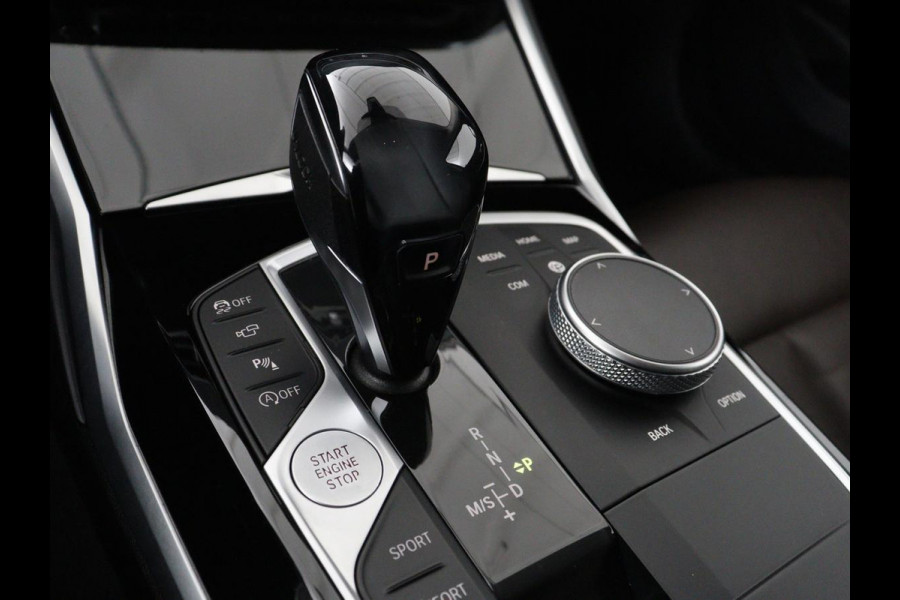 BMW 3-serie 330i High Executive Edition | 360 Camera | Leder | Harman/Kardon | Stoelverwarming | Camera | Carplay | Keyless | Live Cockpit | Navigatie | Full LED