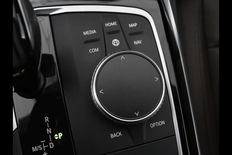BMW 3-serie 330i High Executive Edition | 360 Camera | Leder | Harman/Kardon | Stoelverwarming | Camera | Carplay | Keyless | Live Cockpit | Navigatie | Full LED