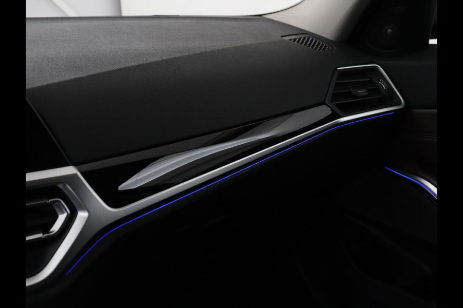 BMW 3-serie 330i High Executive Edition | 360 Camera | Leder | Harman/Kardon | Stoelverwarming | Camera | Carplay | Keyless | Live Cockpit | Navigatie | Full LED