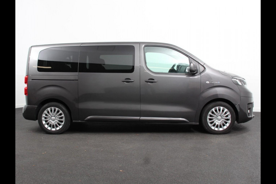 Toyota PROACE Electric Verso L2 Extra Range Cool 75 kWh 9p Personen bus | Climate Control | Apple Carplay/Android Auto | Parkeer sensoren | Cruise Control | Bumpers in kleur