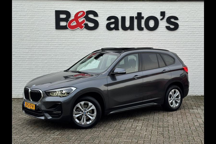 BMW X1 SDrive18i High Executive Cruise Climate control Leer+memory Sfeerverlichting Navigatie Full LED Parkeersensoren