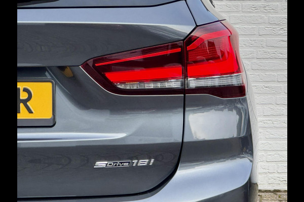 BMW X1 SDrive18i High Executive Cruise Climate control Leer+memory Sfeerverlichting Navigatie Full LED Parkeersensoren