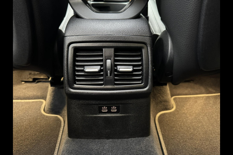 BMW X1 SDrive18i High Executive Cruise Climate control Leer+memory Sfeerverlichting Navigatie Full LED Parkeersensoren