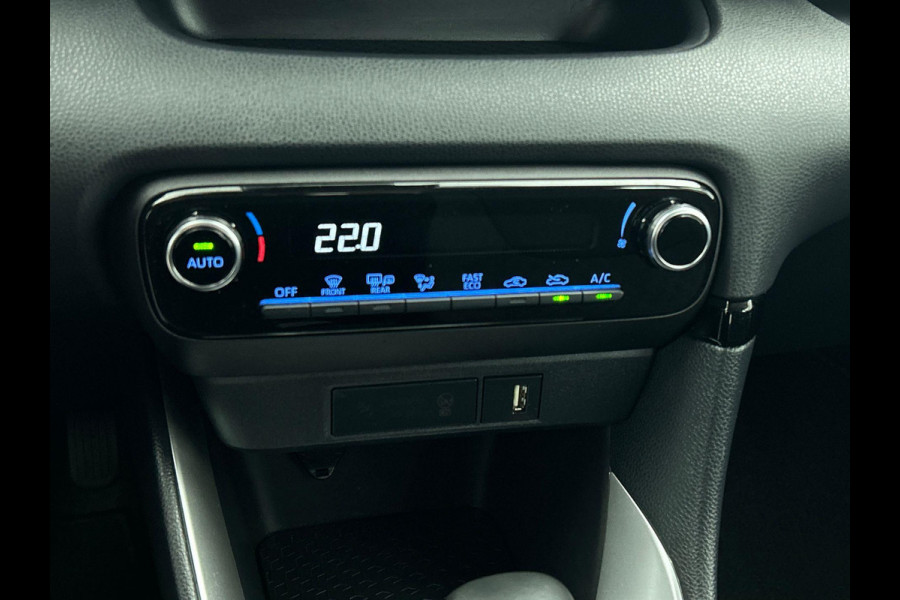Toyota Yaris 1.5 Hybrid Active Auto. Navigatie Apple Carplay/Android Auto Camera Adaptive Cruise Control Climate Control