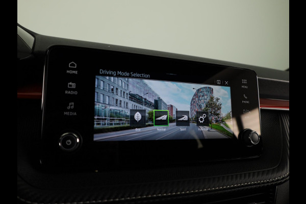 Škoda Fabia 1.0 TSI Monte Carlo 95 pk | Verlengde garantie | Navigatie via App | Parkeersensoren | Achteruitrijcamera | Stoelverwarming |