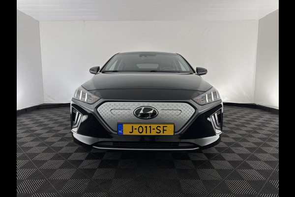 Hyundai IONIQ Comfort EV 38 kWh {SOH-100%} (INCL-BTW) *FULL-LED | ADAPTIVE-CRUISE | CAMERA | KEYLESS | DAB+ | NAVI-FULLMAP | HEATED-COMFORTSEATS | PRIVACYGLASS | ECC | AMBIENTLIGHT | DIGI-COCKPIT | SHIFTPADDLES | LANE-ASSIST | PDC | .