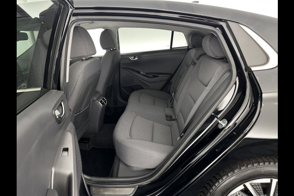 Hyundai IONIQ Comfort EV 38 kWh {SOH-100%} (INCL-BTW) *FULL-LED | ADAPTIVE-CRUISE | CAMERA | KEYLESS | DAB+ | NAVI-FULLMAP | HEATED-COMFORTSEATS | PRIVACYGLASS | ECC | AMBIENTLIGHT | DIGI-COCKPIT | SHIFTPADDLES | LANE-ASSIST | PDC | .