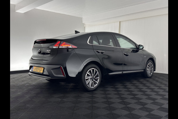 Hyundai IONIQ Comfort EV 38 kWh {SOH-100%} (INCL-BTW) *FULL-LED | ADAPTIVE-CRUISE | CAMERA | KEYLESS | DAB+ | NAVI-FULLMAP | HEATED-COMFORTSEATS | PRIVACYGLASS | ECC | AMBIENTLIGHT | DIGI-COCKPIT | SHIFTPADDLES | LANE-ASSIST | PDC | .