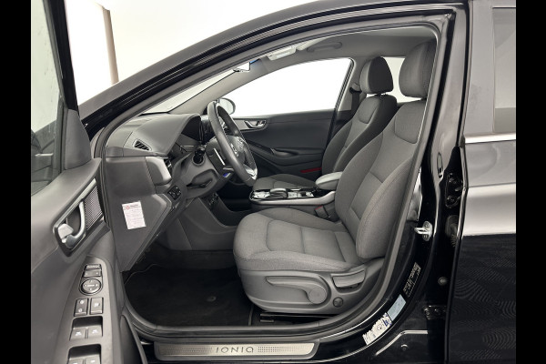Hyundai IONIQ Comfort EV 38 kWh {SOH-100%} (INCL-BTW) *FULL-LED | ADAPTIVE-CRUISE | CAMERA | KEYLESS | DAB+ | NAVI-FULLMAP | HEATED-COMFORTSEATS | PRIVACYGLASS | ECC | AMBIENTLIGHT | DIGI-COCKPIT | SHIFTPADDLES | LANE-ASSIST | PDC | .