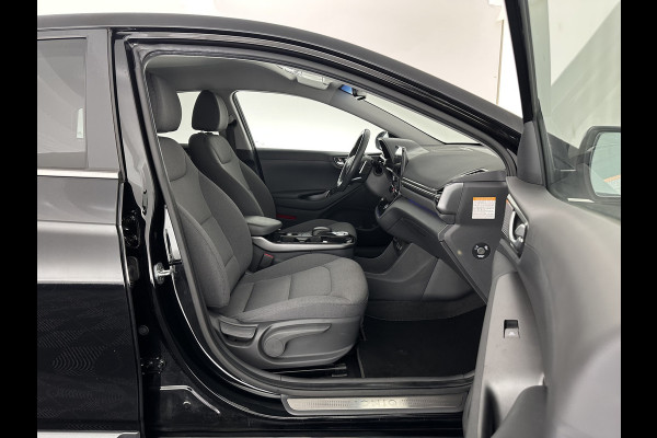 Hyundai IONIQ Comfort EV 38 kWh {SOH-100%} (INCL-BTW) *FULL-LED | ADAPTIVE-CRUISE | CAMERA | KEYLESS | DAB+ | NAVI-FULLMAP | HEATED-COMFORTSEATS | PRIVACYGLASS | ECC | AMBIENTLIGHT | DIGI-COCKPIT | SHIFTPADDLES | LANE-ASSIST | PDC | .