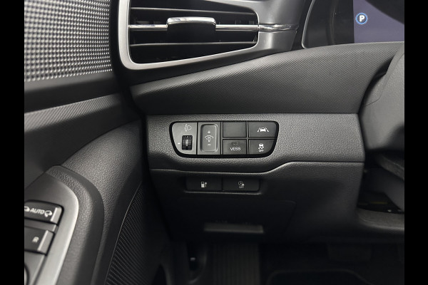 Hyundai IONIQ Comfort EV 38 kWh {SOH-100%} (INCL-BTW) *FULL-LED | ADAPTIVE-CRUISE | CAMERA | KEYLESS | DAB+ | NAVI-FULLMAP | HEATED-COMFORTSEATS | PRIVACYGLASS | ECC | AMBIENTLIGHT | DIGI-COCKPIT | SHIFTPADDLES | LANE-ASSIST | PDC | .