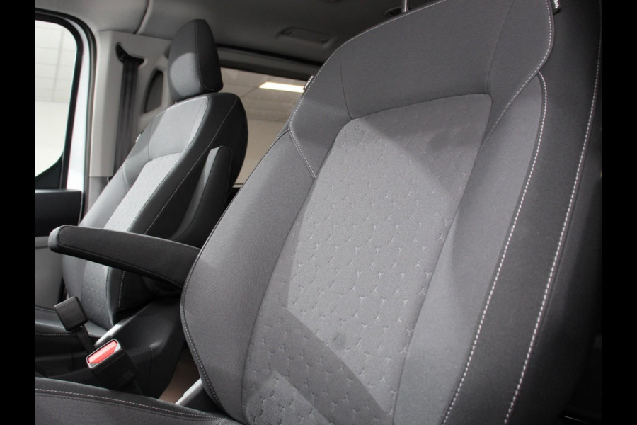 Ford Transit Custom 340 L2H1 Limited 65 kWh 8 persoons Cruise Control | Airco | Lichtmetalen Velgen | Extra getint glas
