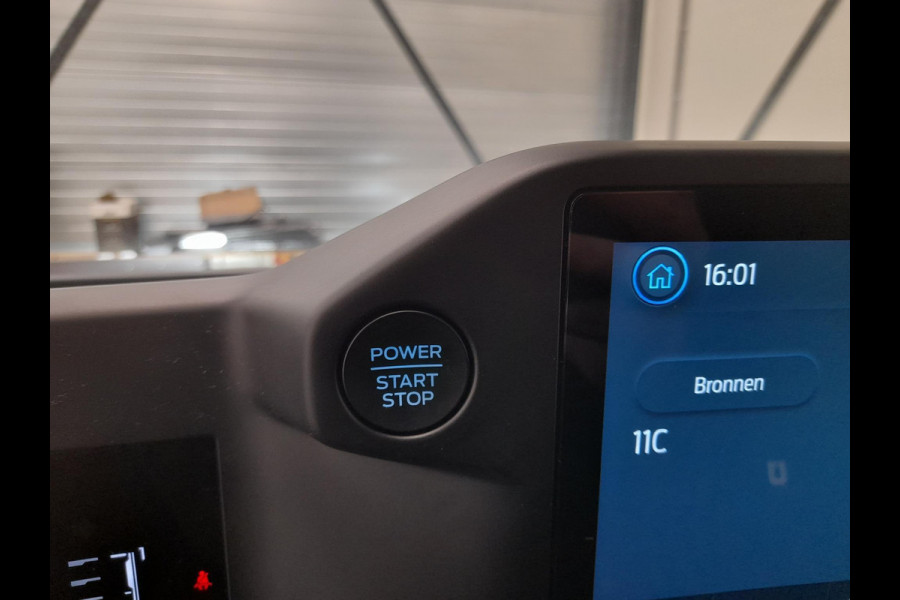 Ford Transit Custom 300 2.0 TDCI L2H1 Trend Nieuw Model BPM VRIJ! Ford Transit Custom 300 2.0 TDCI L2H1 Trend NM Navi Cruise Camera Parkeersensoren Trekhaak