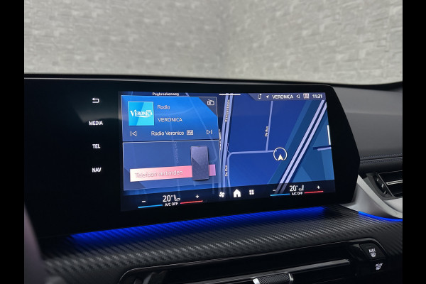 BMW X1 18i M-Sport Performance-Pack | Panorama | Sportstoelen | Carbon | Keyless-Entry | Sfeerverlichting | Achteruitrij-Camera | 5x op voorraad | Carplay | Full-LED | Black-Optic | Getint Glas | 1700kg Tr. Gewicht | Stoelverwarming | Draadloos Laden |