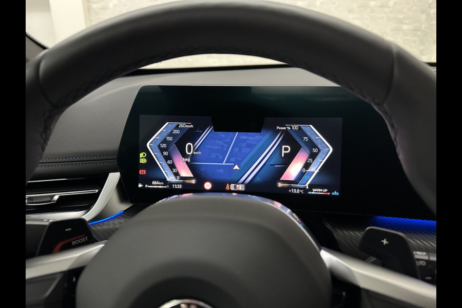 BMW X1 18i M-Sport Performance-Pack | Panorama | Sportstoelen | Carbon | Keyless-Entry | Sfeerverlichting | Achteruitrij-Camera | 5x op voorraad | Carplay | Full-LED | Black-Optic | Getint Glas | 1700kg Tr. Gewicht | Stoelverwarming | Draadloos Laden |