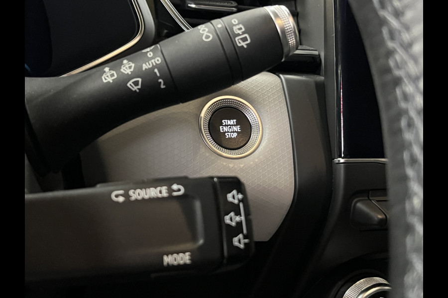 Renault Captur 1.3 TCe 155pk| Groot navi | PANO | ACC | 18" | Blindspot | Stoel&Stuur verwarming | Keurig nette goed onderhouden Captur.