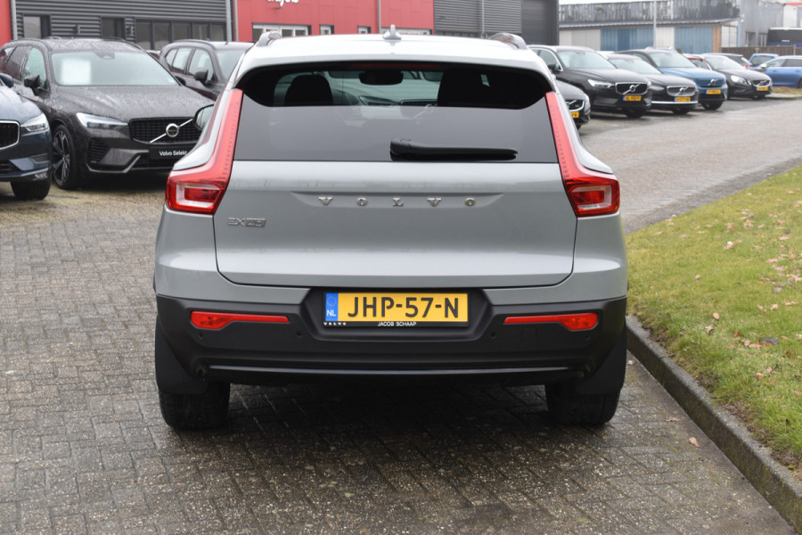 Volvo EX40 Extended Range 252PK Plus 82 kWh | Trekhaak | Elektr. Stoel | Camera | Stuurverwarming | ACC