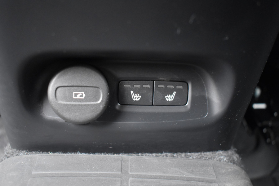 Volvo EX40 Extended Range 252PK Plus 82 kWh | Trekhaak | Elektr. Stoel | Camera | Stuurverwarming | ACC