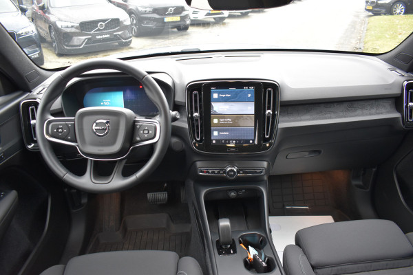 Volvo EX40 Extended Range 252PK Plus 82 kWh | Trekhaak | Elektr. Stoel | Camera | Stuurverwarming | ACC