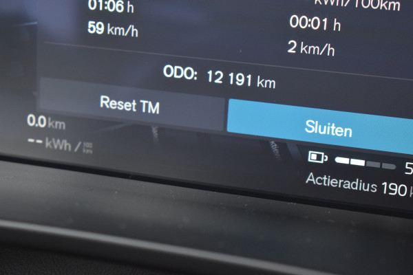 Volvo EX40 Extended Range 252PK Plus 82 kWh | Trekhaak | Elektr. Stoel | Camera | Stuurverwarming | ACC