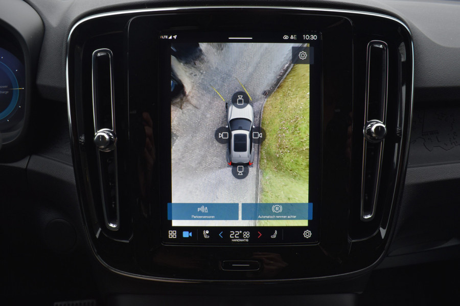 Volvo EX40 Extended Range 252PK Plus 82 kWh | Trekhaak | Elektr. Stoel | Camera | Stuurverwarming | ACC