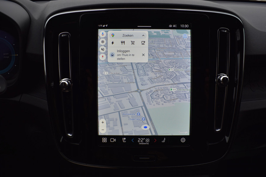 Volvo EX40 Extended Range 252PK Plus 82 kWh | Trekhaak | Elektr. Stoel | Camera | Stuurverwarming | ACC