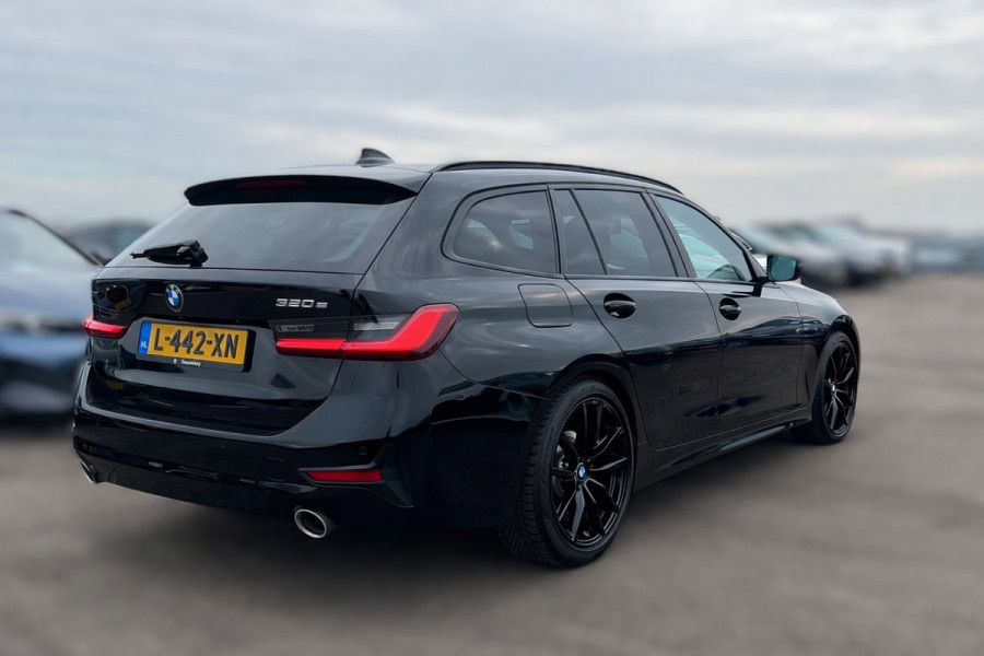 BMW 3 Serie Touring 320e xDrive Business Edition Plus Sport | Laser Led | Vol Leer | Stuurverwarming | Stoelverwarming | Keyless | Head-Up Display | Apple Carplay | Navigatie |