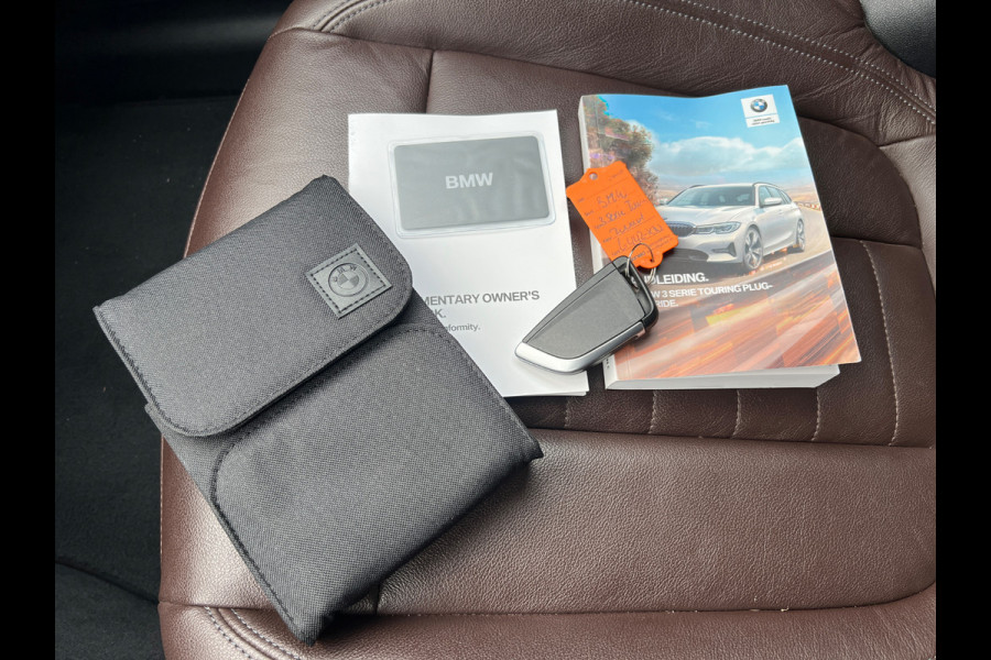 BMW 3 Serie Touring 320e xDrive Business Edition Plus Sport | Laser Led | Vol Leer | Stuurverwarming | Stoelverwarming | Keyless | Head-Up Display | Apple Carplay | Navigatie |