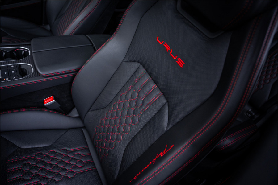 Lamborghini Urus 4.0 V8 Performante - Original Color l Akrapovic l Carbon Pack