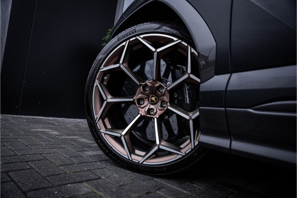 Lamborghini Urus 4.0 V8 Performante - Original Color l Akrapovic l Carbon Pack