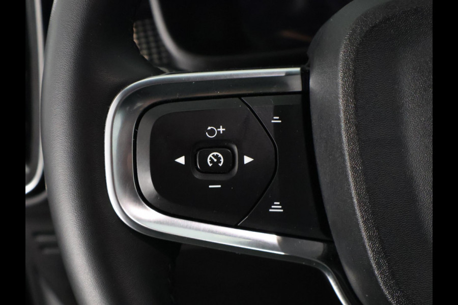 Volvo XC40 Recharge Core SOH 92% | Apple Carplay & AndroidAUTO | Dwarsstangen | Elektrische kofferklep | Camera |