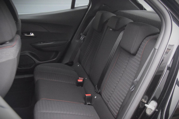 Peugeot 2008 1.2 PureTech Active Pack NAVIGATIE FULL MAP/CRUISE CONTROL/16" ALL SEASON BANDEN