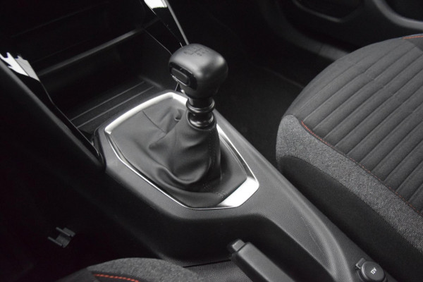 Peugeot 2008 1.2 PureTech Active Pack NAVIGATIE FULL MAP/CRUISE CONTROL/16" ALL SEASON BANDEN
