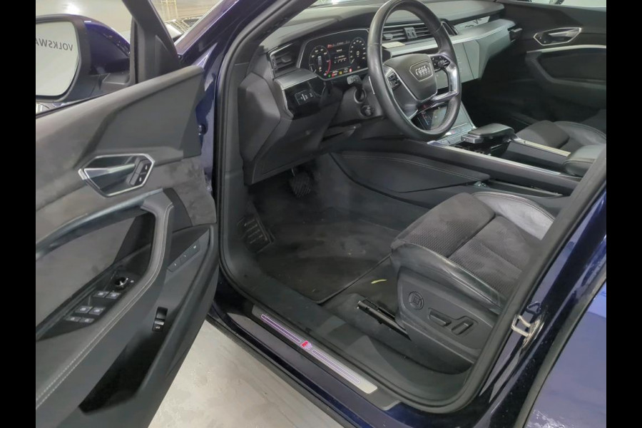 Audi e-tron e-tron 50 quattro Launch edition Black 71 kWh S-Line | Panoramadak | Stoelverwarming | Adaptive Cruise Control | Memory Seat | Parkeersensoren | Keyless | Apple Carplay