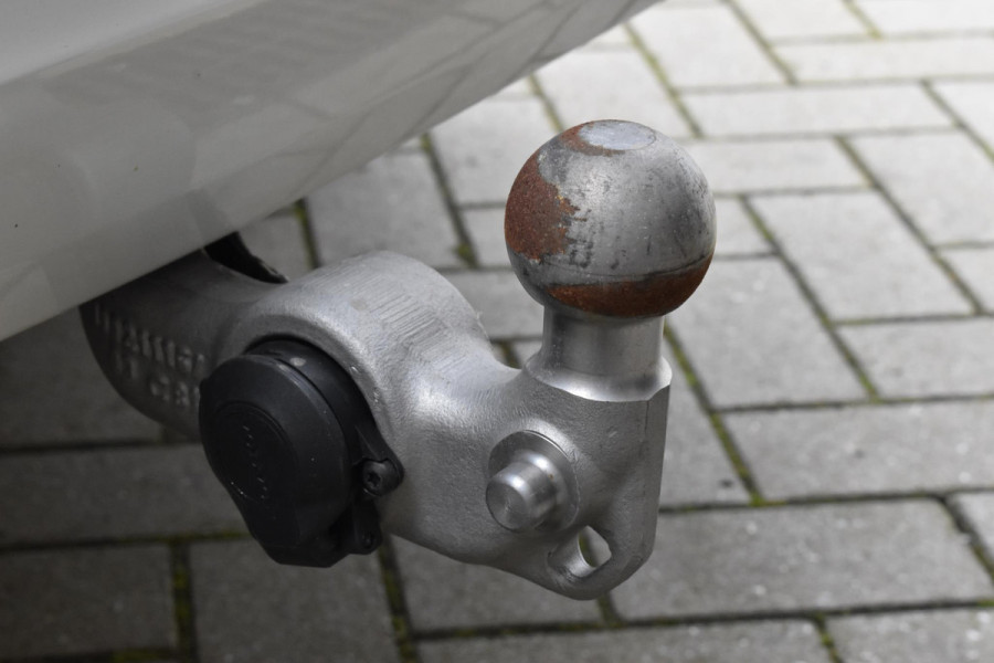 Volvo XC60 T8 390PK Automaat Recharge AWD Inscription / Intellisafe / Panoramadak / head-up display / Camera achter / Donker glas achter