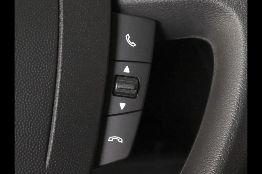 Opel Movano 140pk L2H2 Edition Navi Camera Parkeersensoren Trekhaak Cruise control Airco