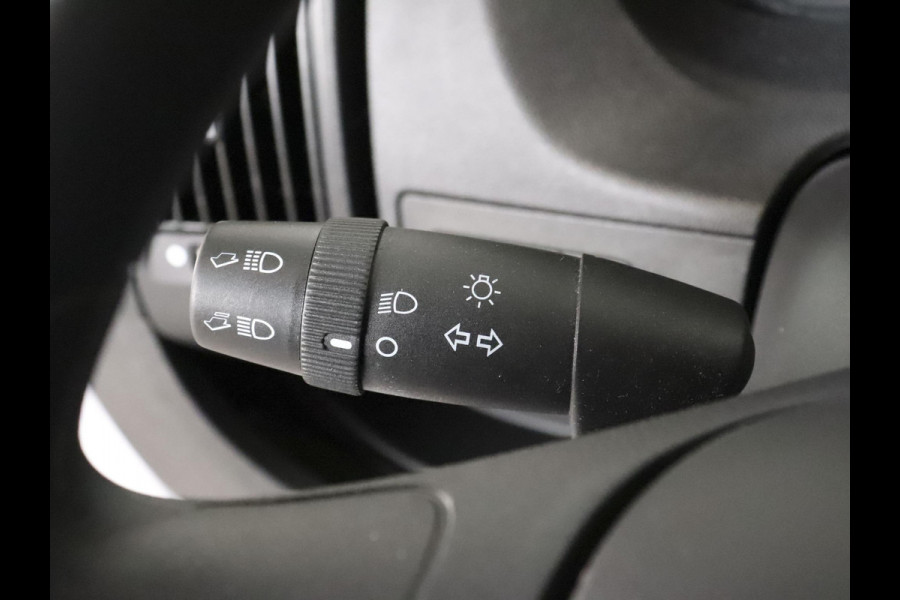 Opel Movano 140pk L2H2 Edition Navi Camera Parkeersensoren Trekhaak Cruise control Airco