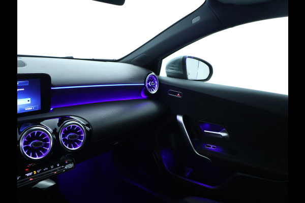 Mercedes-Benz A-Klasse 250 e Star Edition AMG Line | AMG Line | Sfeerverlichting | Achteruitrijcamera | Apple CarPlay | Inclusief 24 maanden MB Certified garantie voor Europa.