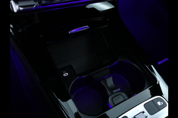 Mercedes-Benz A-Klasse 250 e Star Edition AMG Line | AMG Line | Sfeerverlichting | Achteruitrijcamera | Apple CarPlay | Inclusief 24 maanden MB Certified garantie voor Europa.