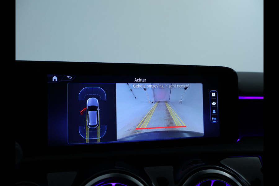 Mercedes-Benz A-Klasse 250 e Star Edition AMG Line | AMG Line | Sfeerverlichting | Achteruitrijcamera | Apple CarPlay | Inclusief 24 maanden MB Certified garantie voor Europa.