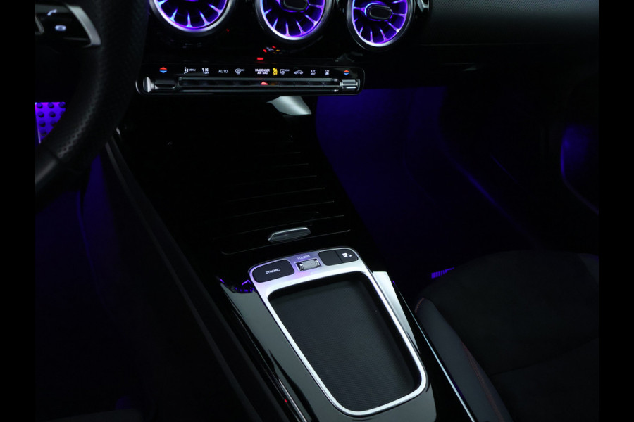 Mercedes-Benz A-Klasse 250 e Star Edition AMG Line | AMG Line | Sfeerverlichting | Achteruitrijcamera | Apple CarPlay | Inclusief 24 maanden MB Certified garantie voor Europa.