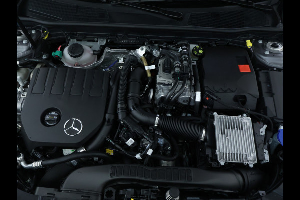 Mercedes-Benz A-Klasse 250 e Star Edition AMG Line | AMG Line | Sfeerverlichting | Achteruitrijcamera | Apple CarPlay | Inclusief 24 maanden MB Certified garantie voor Europa.