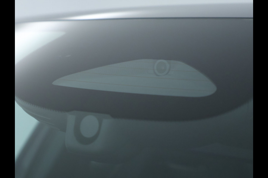 Mercedes-Benz A-Klasse 250 e Star Edition AMG Line | AMG Line | Sfeerverlichting | Achteruitrijcamera | Apple CarPlay | Inclusief 24 maanden MB Certified garantie voor Europa.