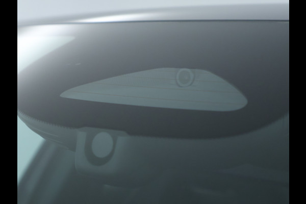 Mercedes-Benz A-Klasse 250 e Star Edition AMG Line | AMG Line | Sfeerverlichting | Achteruitrijcamera | Apple CarPlay | Inclusief 24 maanden MB Certified garantie voor Europa.
