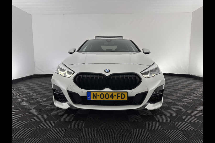 BMW 2 Serie Gran Coupé 220i M-Sportpack Business Edition (INCL-BTW) Aut. *PANO | MICROFIBRE-SPORTSEATS | FULL-LED | DIGI-COCKPIT | CAMERA | NAVI-FULLMAP | HIFI-SOUND | DAB+ | ECC | PDC | CRUISE | CARPLAY | KEYLESS | PRIVACYGLASS | 18"ALU*