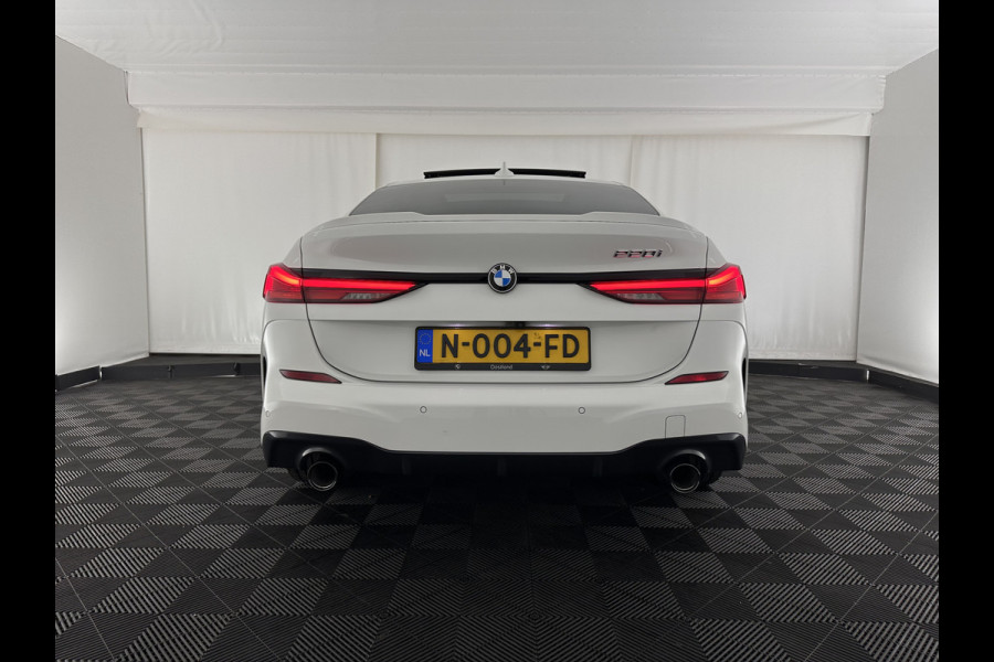 BMW 2 Serie Gran Coupé 220i M-Sportpack Business Edition (INCL-BTW) Aut. *PANO | MICROFIBRE-SPORTSEATS | FULL-LED | DIGI-COCKPIT | CAMERA | NAVI-FULLMAP | HIFI-SOUND | DAB+ | ECC | PDC | CRUISE | CARPLAY | KEYLESS | PRIVACYGLASS | 18"ALU*