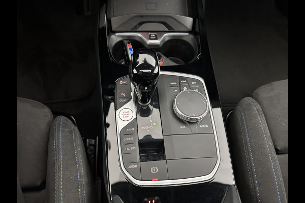 BMW 2 Serie Gran Coupé 220i M-Sportpack Business Edition (INCL-BTW) Aut. *PANO | MICROFIBRE-SPORTSEATS | FULL-LED | DIGI-COCKPIT | CAMERA | NAVI-FULLMAP | HIFI-SOUND | DAB+ | ECC | PDC | CRUISE | CARPLAY | KEYLESS | PRIVACYGLASS | 18"ALU*