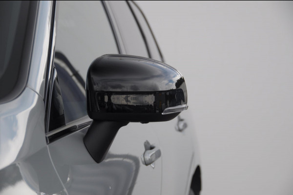 Volvo XC60 T8 455PK Facelift AWD Plus Black Edition Head up display / Luchtvering / Trekhaak / Apple Carplay / Adaptive cruise control / Panorama dak / Sportstoelen / Elektrisch bedienbare bestuurderstoel met geheugen / Keyless Entry / Elektrische achterklep