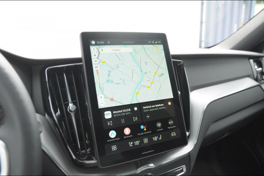Volvo XC60 T8 455PK Facelift AWD Plus Black Edition Head up display / Luchtvering / Trekhaak / Apple Carplay / Adaptive cruise control / Panorama dak / Sportstoelen / Elektrisch bedienbare bestuurderstoel met geheugen / Keyless Entry / Elektrische achterklep